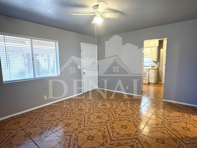 624 E Marilyn Ave #1 — Photo 5