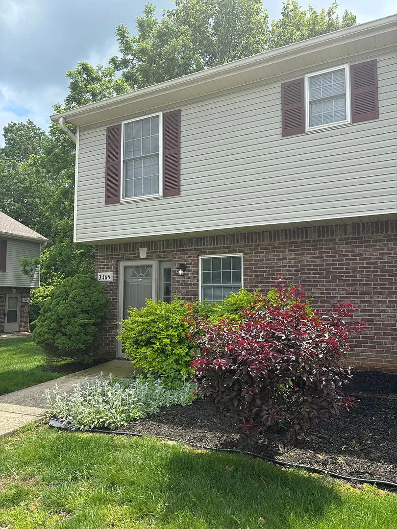 Townhome: 3 Bedroom 2.5 bath — Photo 1