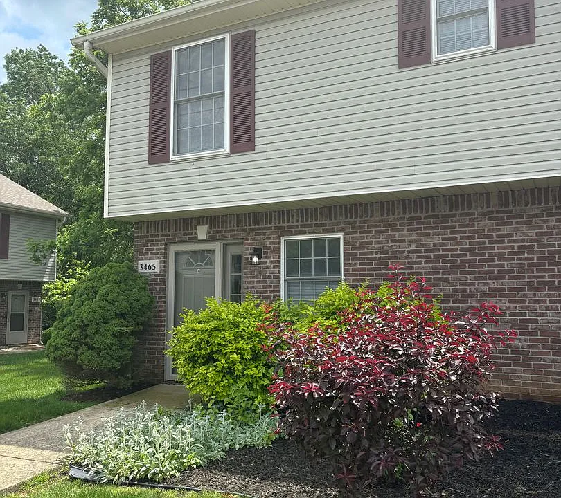 3465 S Oaklawn Cir