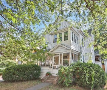 56 Laurel St, Holyoke, MA, 01040