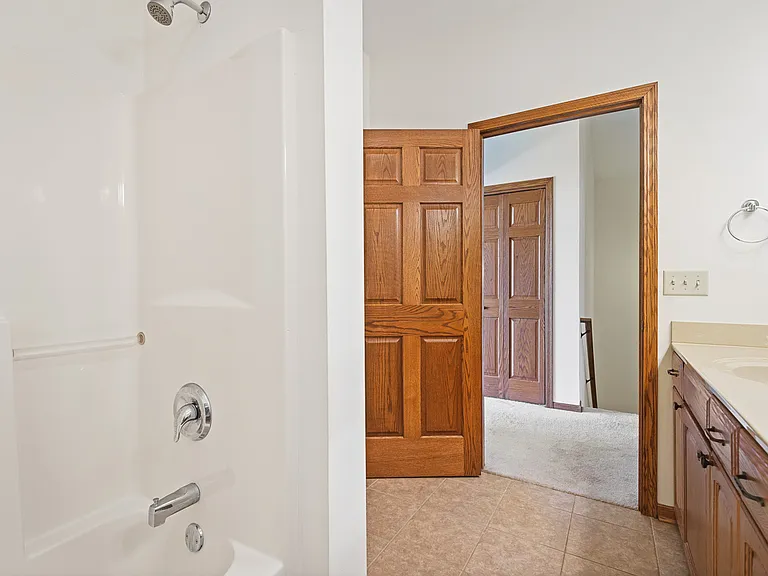 153 Hawick St — Photo 10