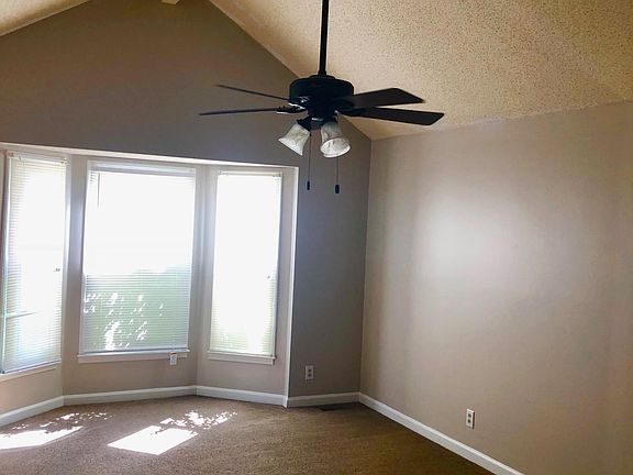 5th image of 1072 Princeton Ct