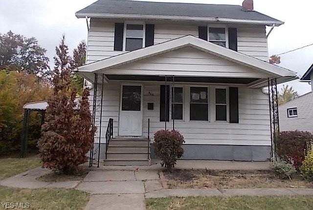 1st image of 816 W 23rd St