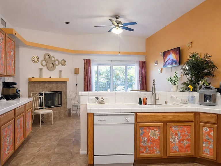 Part of the large kitchen