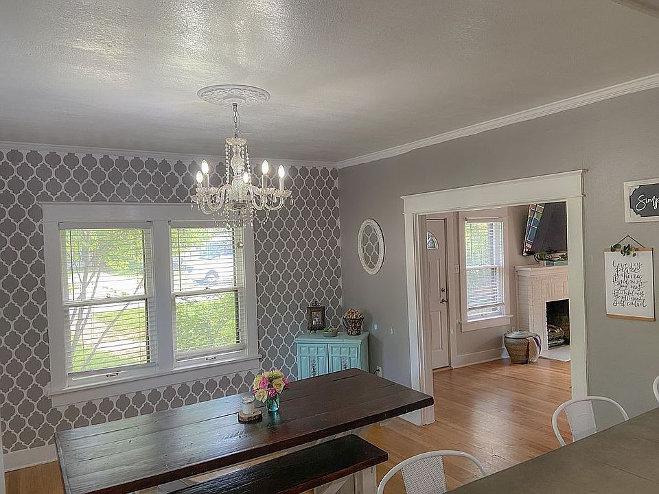 Formal Dining