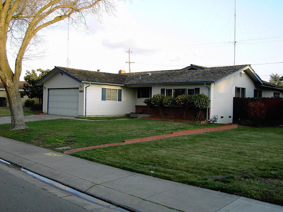 1st image of 422 Woodstock Dr