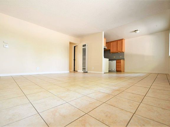 2nd image of 634 Oakland Ave APT 2