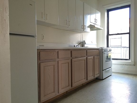 2nd image of 1047 Bedford Ave APT 1C