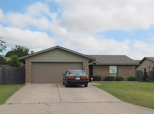 6105 SW Oak Cliff Ave, Lawton, OK 73505