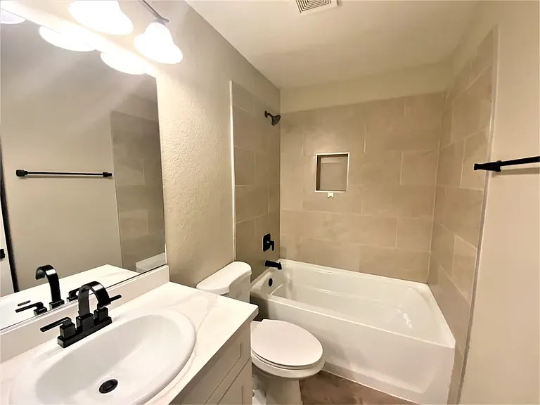 9571 Lavarun Ct — Photo 5