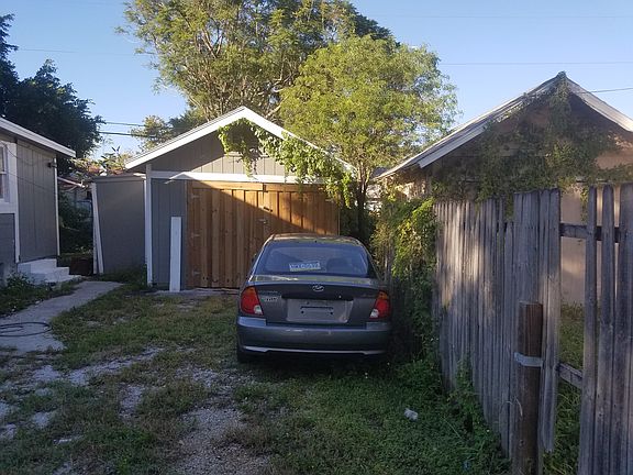 2nd image of 2685 Grove Park Ave N