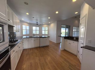 553 W Fallbrook Ave, Clovis, CA 93611
