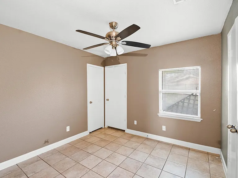 6015 Ridgeway Dr — Photo 9