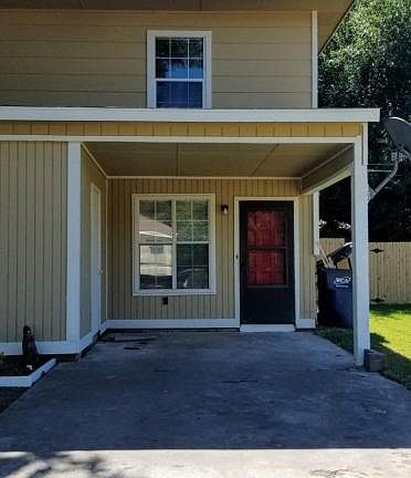 2nd image of 911 Acacia Cir