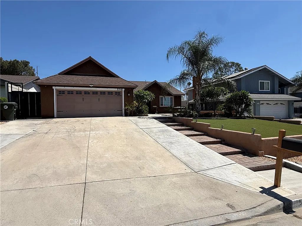 4 bed, 1809 sqft, $3,500 — Photo 3
