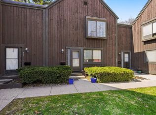 243 Ballantrae Ct, Kalamazoo, MI