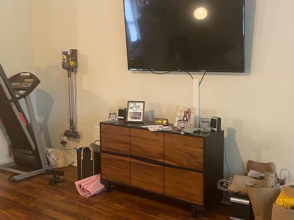 4th image of 6118 N Broad St APT 3