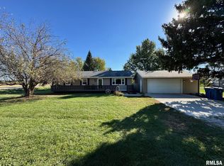 1024 S Mississippi St, Blue Grass, IA 52726