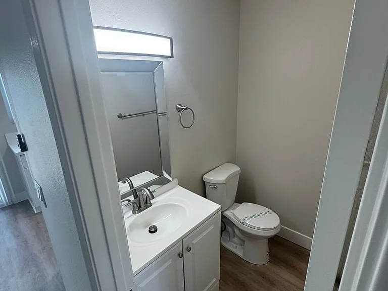 Upstairs 2 Bed 1 Bath in La Habra, Fully Renovated! 1 Car Garage Included! — Photo 25