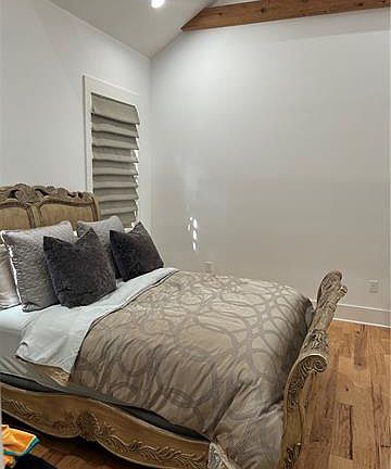 5th image of 5611 Baccich St