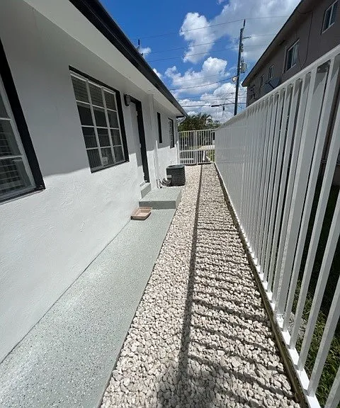 1737 Liberty St — Photo 8