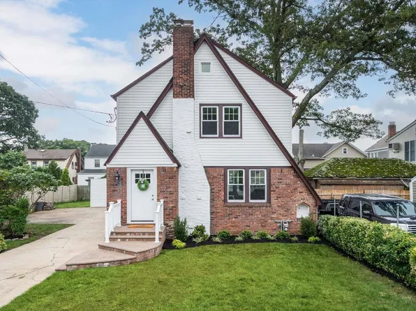 4 Allen Street, Lynbrook, NY 11563