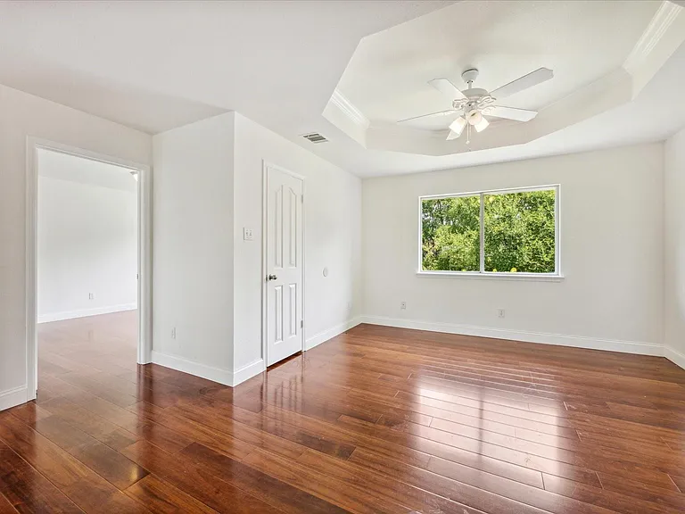 2926 Winchester Dr — Photo 32