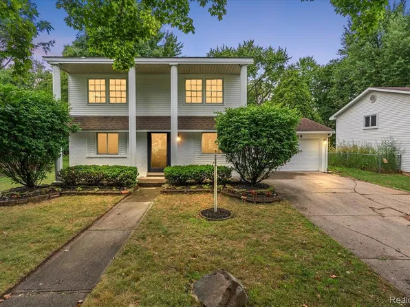 18993 Brentwood St, Livonia, MI 48152