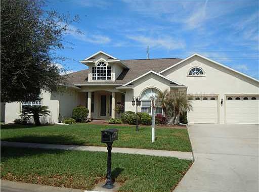 1st image of 3910 Valrico Grove Dr