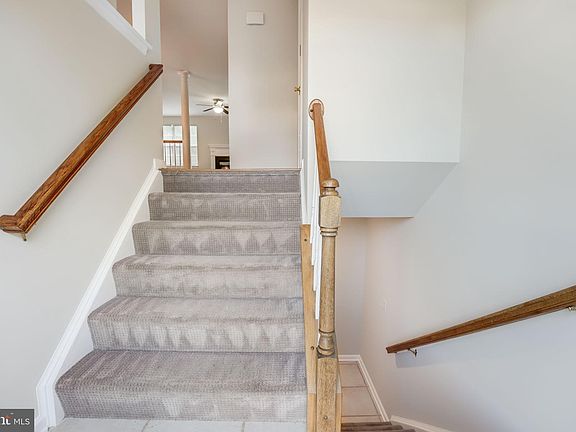 4th image of 11201 Kings Crest Ct