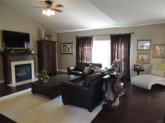 5th image of 10275 Hartshill Ln