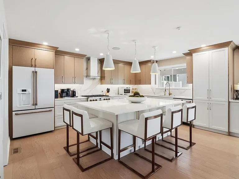 302 N Nassau Ave — Photo 25