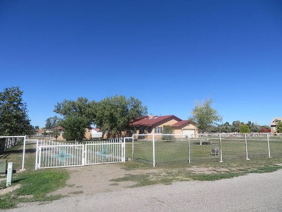 2nd image of 6 Blueberry Ln
