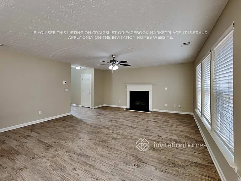 371 Arrowhead Dr — Photo 4