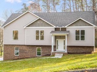7365 McCormack Dr, Hixson, TN 37343