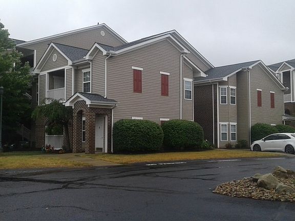 2nd image of 1011 Stockton Rdg