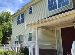 50 Forest Dr, Piscataway, NJ 08854