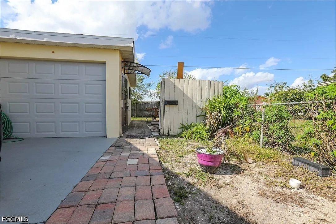 1 bed, 1.0 bath, 636 sqft, $1,000 — Photo 1