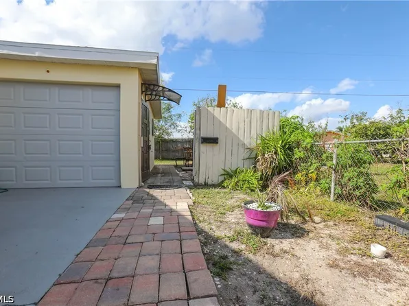 907 Laredo Ave, Lehigh Acres, FL 33936