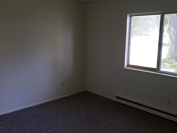 5th image of 1715 Broadway St APT A