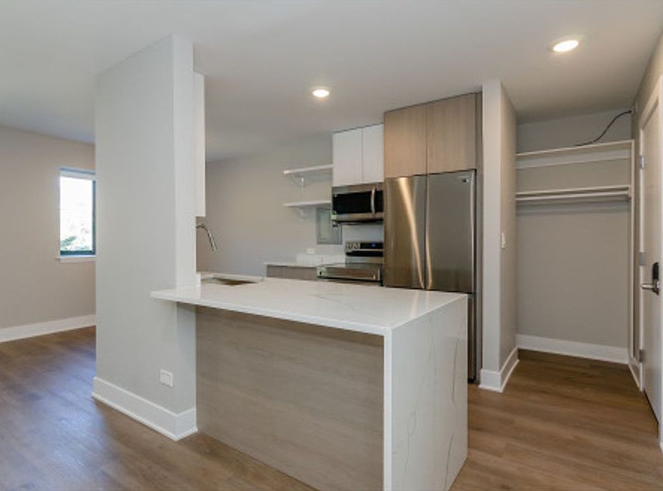 1st image of 1533-37 N Wieland St #1E