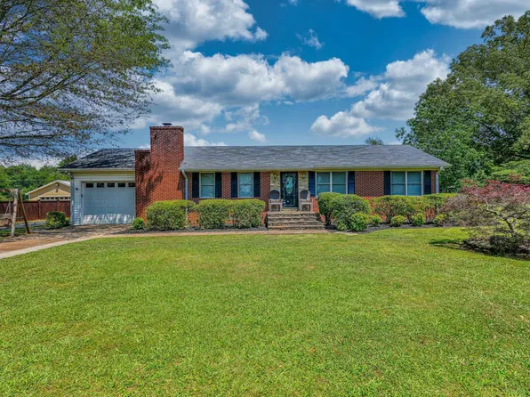 1137 Hillandale Dr, Tuscumbia, AL 35674