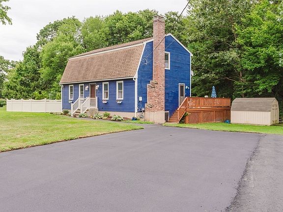 5th image of 35 Fieldcrest Dr