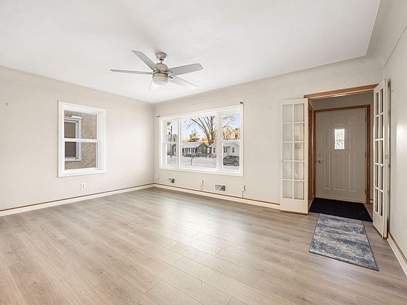 2nd image of 5409 44th Ave S