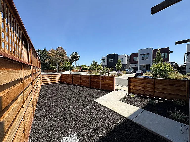 1689 Tecado Dr — Photo 8