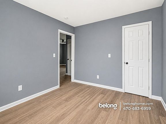 5th image of 3213 Lee St APT 3