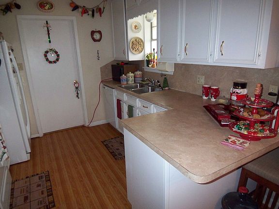 4th image of 3301 Big Horn Dr