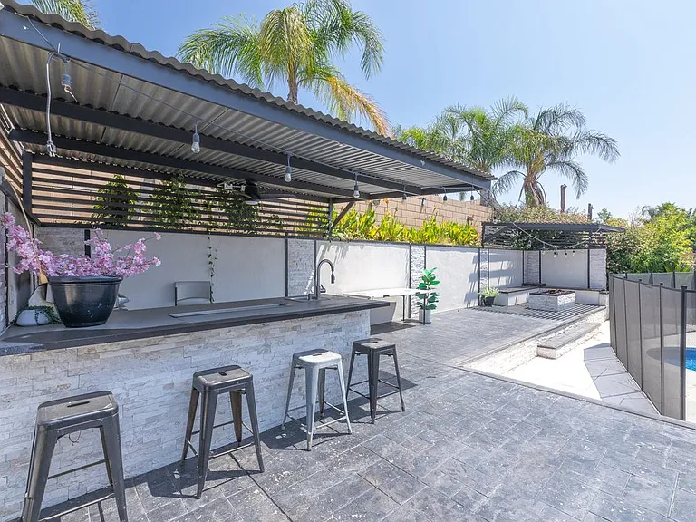15736 Home Ct — Photo 30