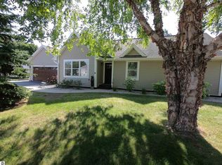 5353 Arlington Ln, Traverse City, MI