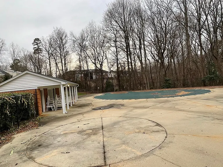 902 Wenwood Cir — Photo 31